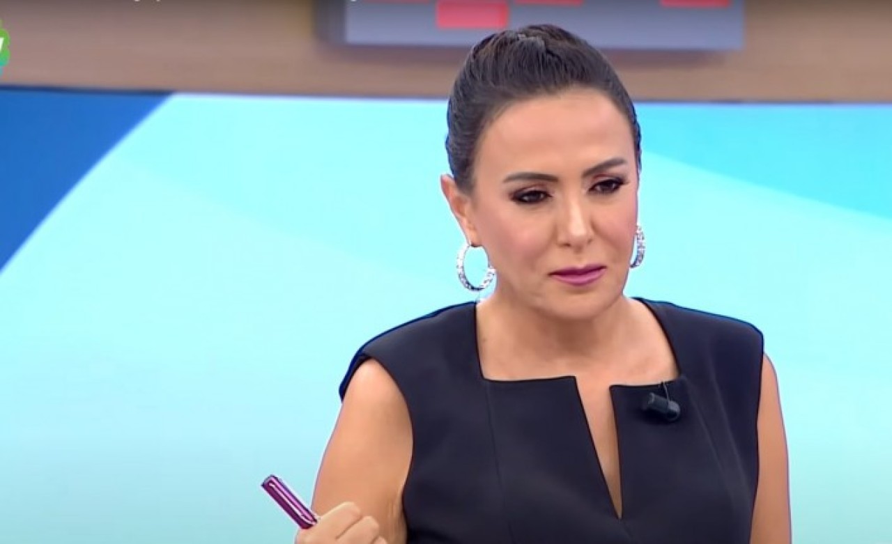 Konuğunun kıyafetini beğenmeyen Didem Arslan,  canlı yayında demediğini bırakmadı