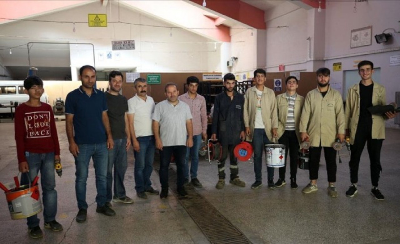 Köy okullarının tadilatı meslek lisesi öğrencilerinden