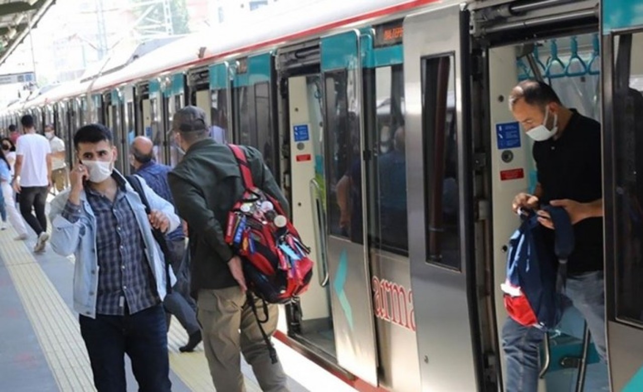 Marmaray'da hafta sonu sefer saatleri uzatıldı