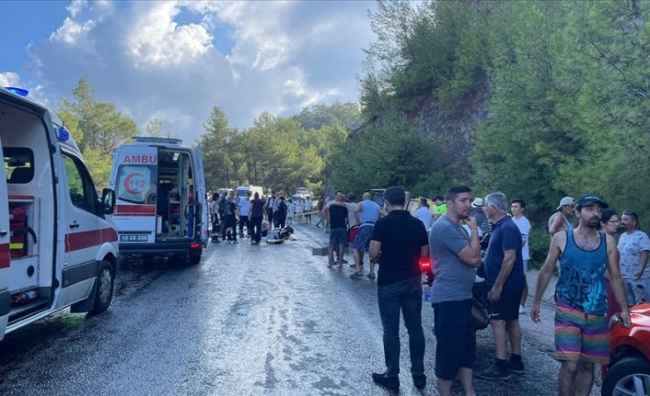 Marmaris'te cip safari aracı devrildi,  5 kişi hayatını kaybetti