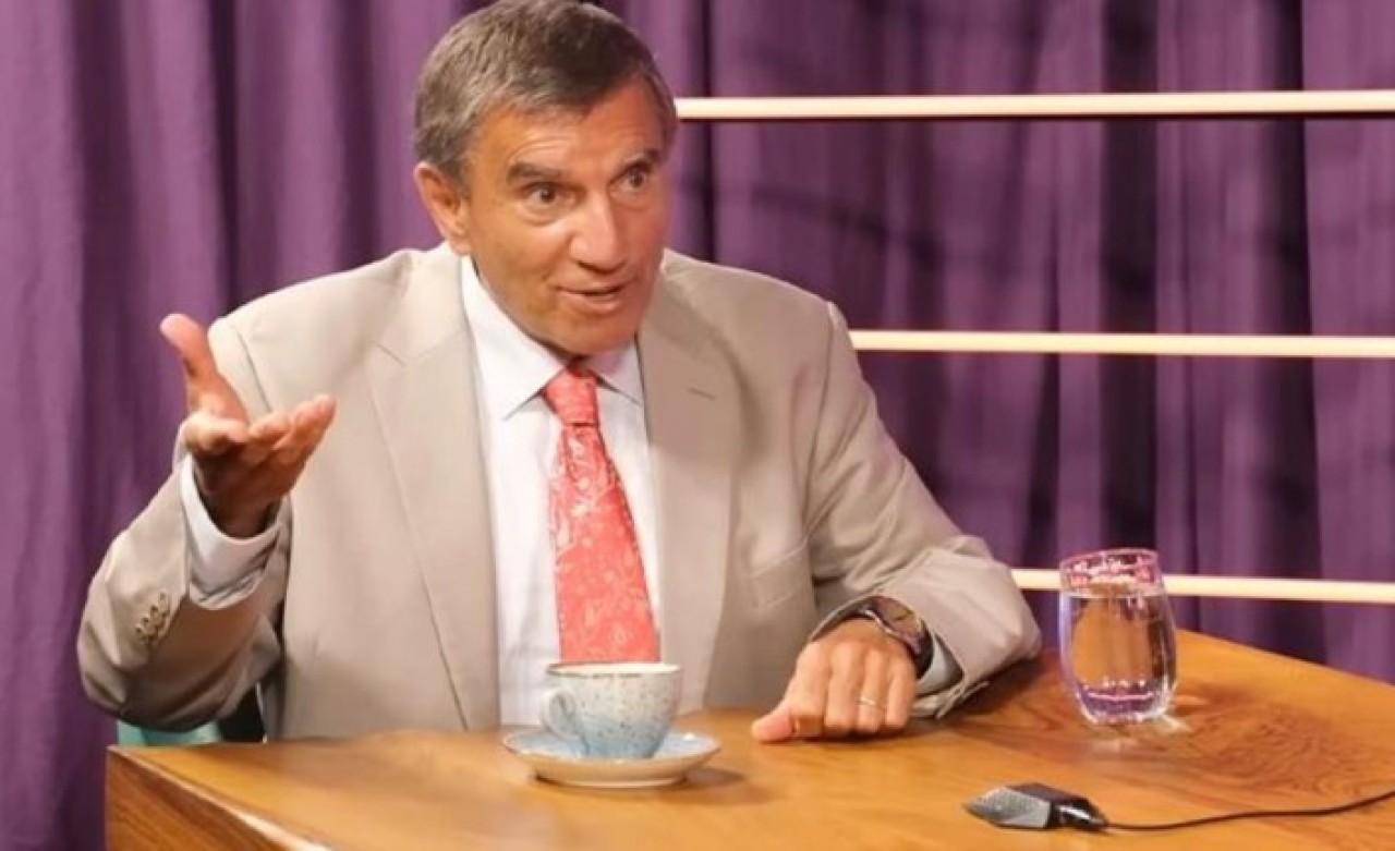 Ünlü psikolog Üstün Dökmen'in başörtüsü ile ilgili sözleri ortalığı karıştırdı