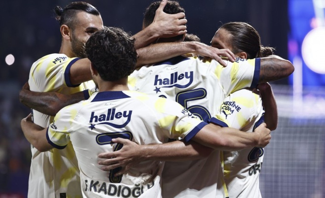 Viyana'da Fener alayı: Austria Wien'i yıktı,  avantajı kaptı