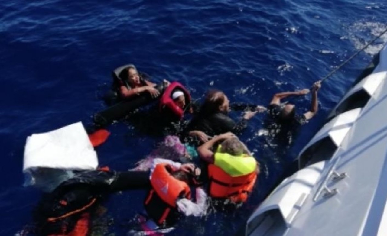 AB,  Yunanistan'ın geri itmesi nedeniyle meydana gelen trajedi için soruşturma istedi