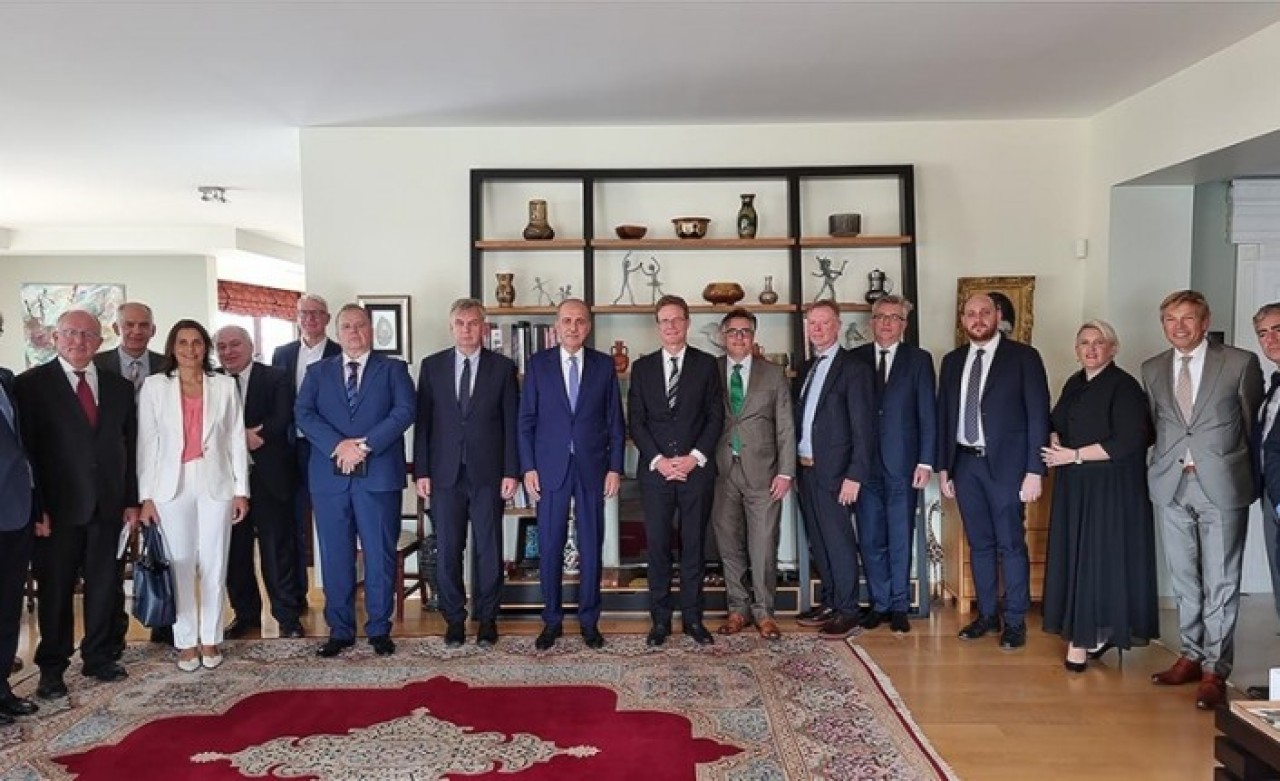 AK Parti Genel Başkanvekili Kurtulmuş,  AB üyesi ülkelerin büyükelçileriyle bir araya geldi