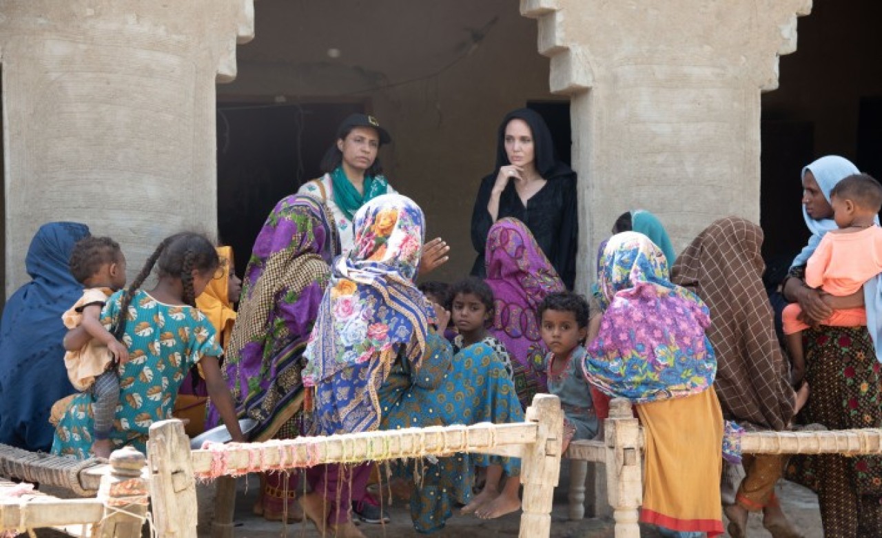 Angelina Jolie'den uluslararası topluma,  Pakistan'daki sel mağdurları için yardım çağrısı