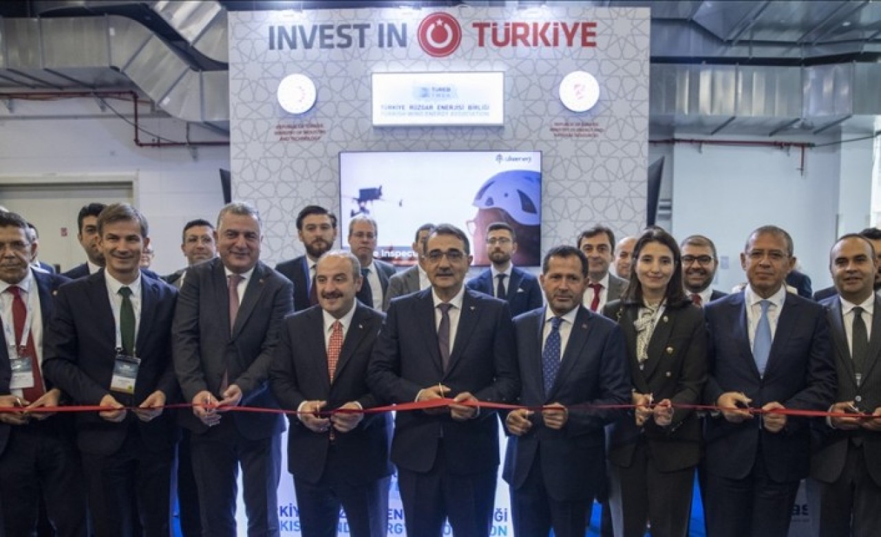 Bakanlar Dönmez ve Varank,  WindEnergy etkinliğinde Türkiye pavilyonunun açılışını yaptı