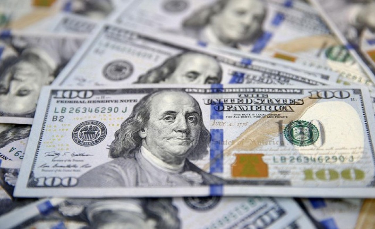 Dolar güne rekor tazeleyerek başladı