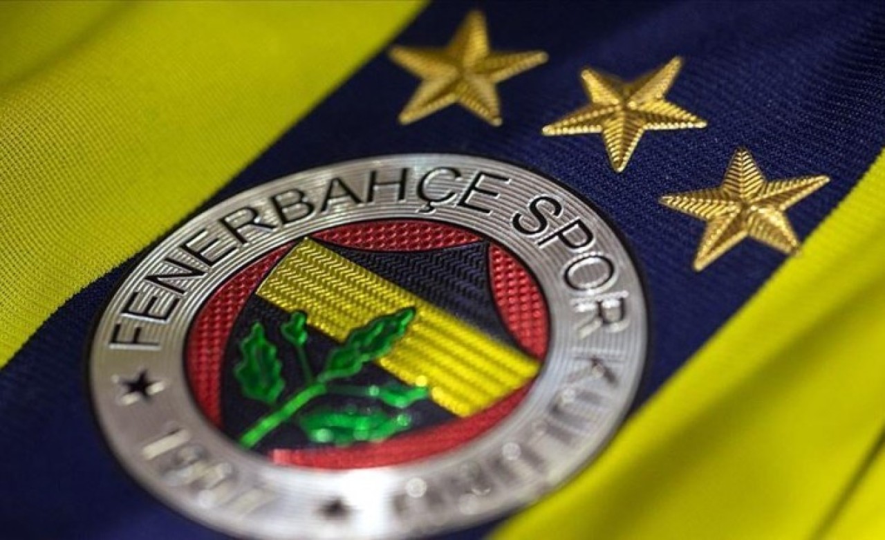 Fenerbahçe,  yıldız futbolcusu ile yolları resmen ayırdı