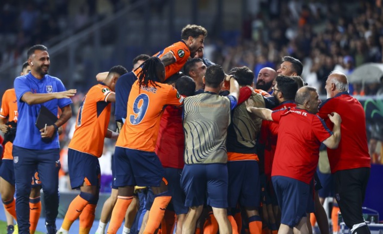 Fiorentina da durduramadı: Başakşehir fırtınası