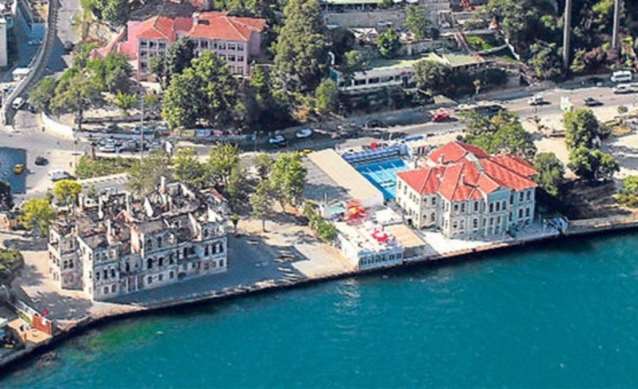 Hatice Sultan ve Fehime Sultan yalılarının İBB'den Hazine'ye devri