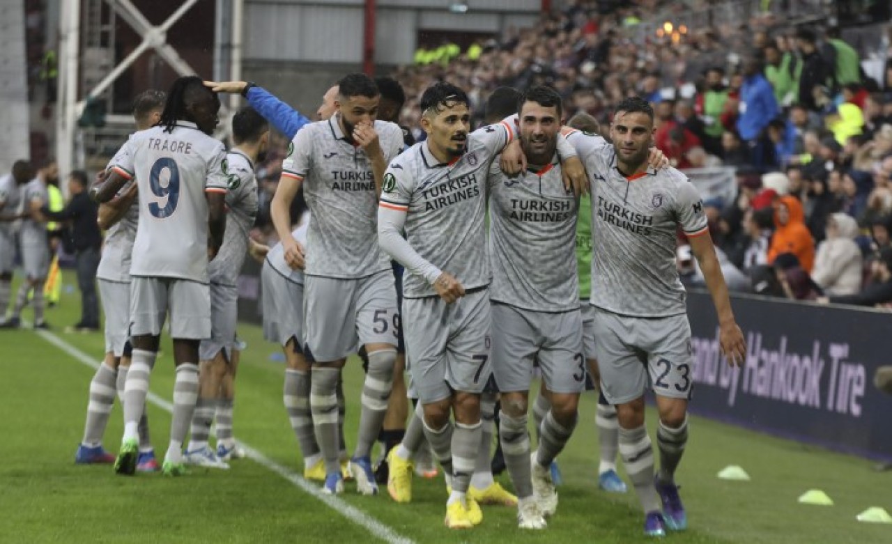 İskoçya'da Başakşehir fırtınası: Ezdi geçti