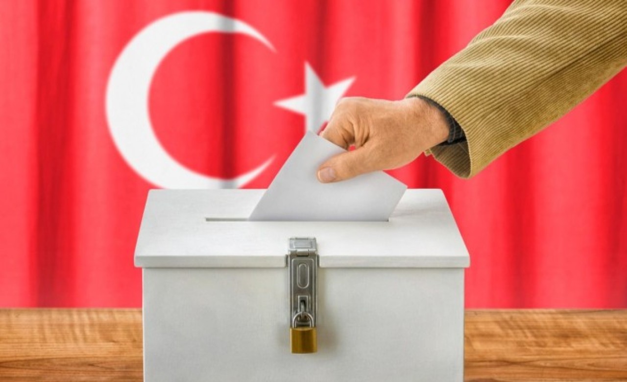 Kararsız seçmenin kararı belli oldu! Yaparsa yine AK Parti yapar