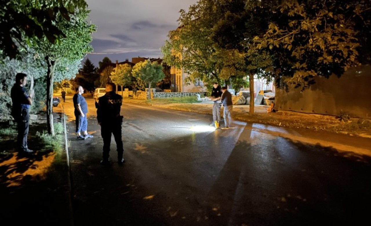 Kocaeli Gölcük'te otomobilin çarptığı Uğur Yazıcı öldü,  Erdi Öner yaralı