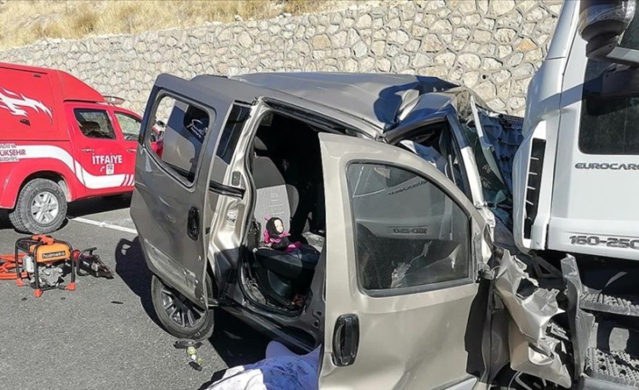 Malatya Akçadağ'da korkunç kaza: Murat Yavuz,  Leyla Yavuz,  Fatma Yavuz,  Tarık Yavuz,  Beril Su Yavuz,  Batın Kaan Yavuz öldü