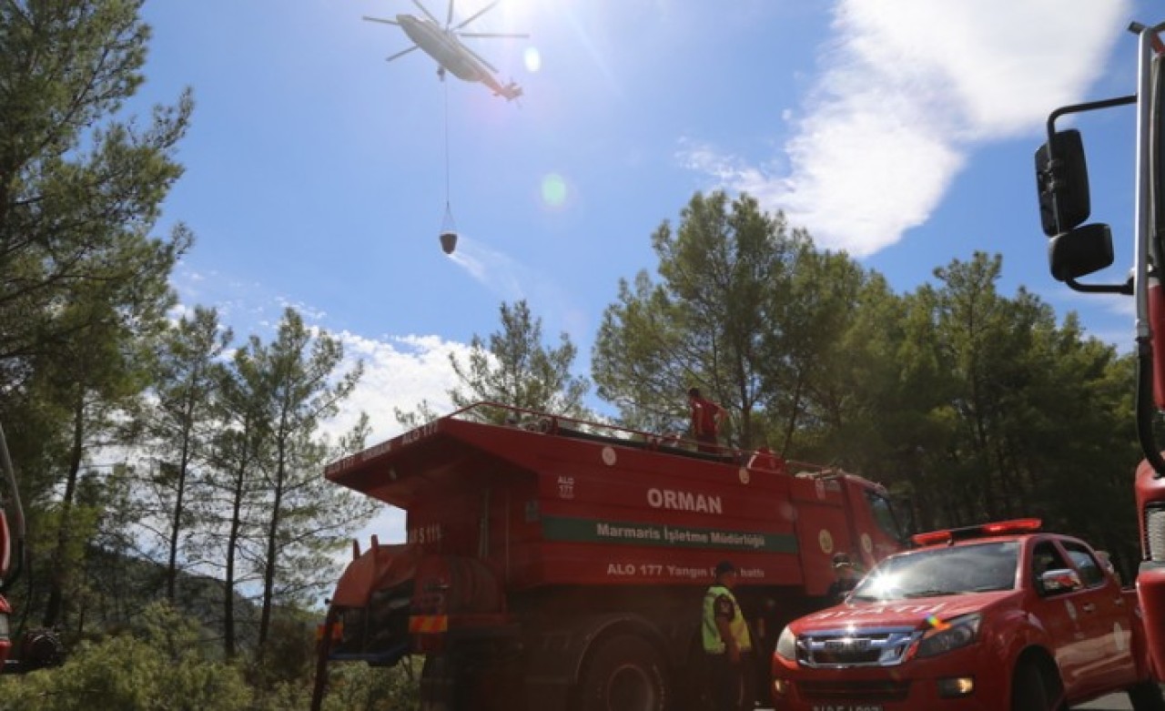 Marmaris'teki yangın büyüyor,  askeri üsse dayandı. 1 kişi gözaltına alındı,  bakın kim çıktı?
