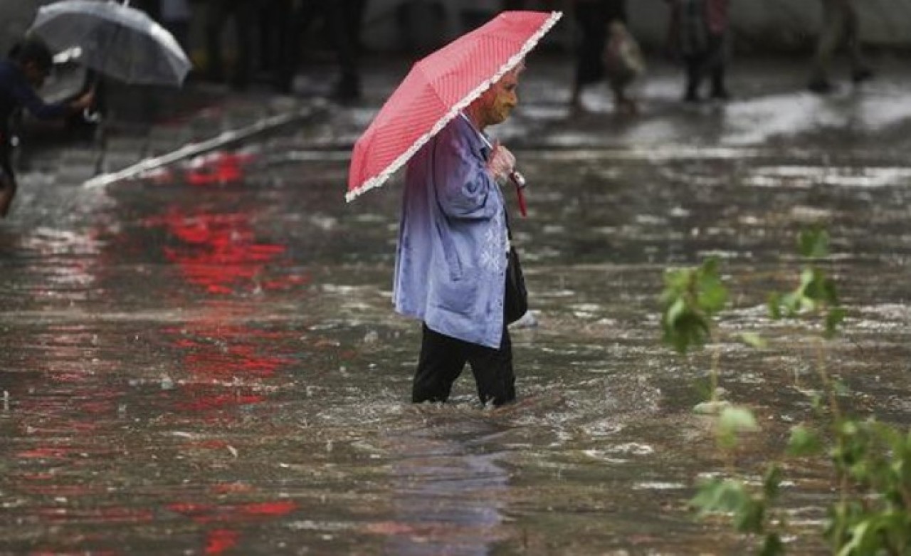 Meteoroloji illerin adını tek tek sayarak uyardı: Çok yağmur yağacak,  su baskınlarına dikkat