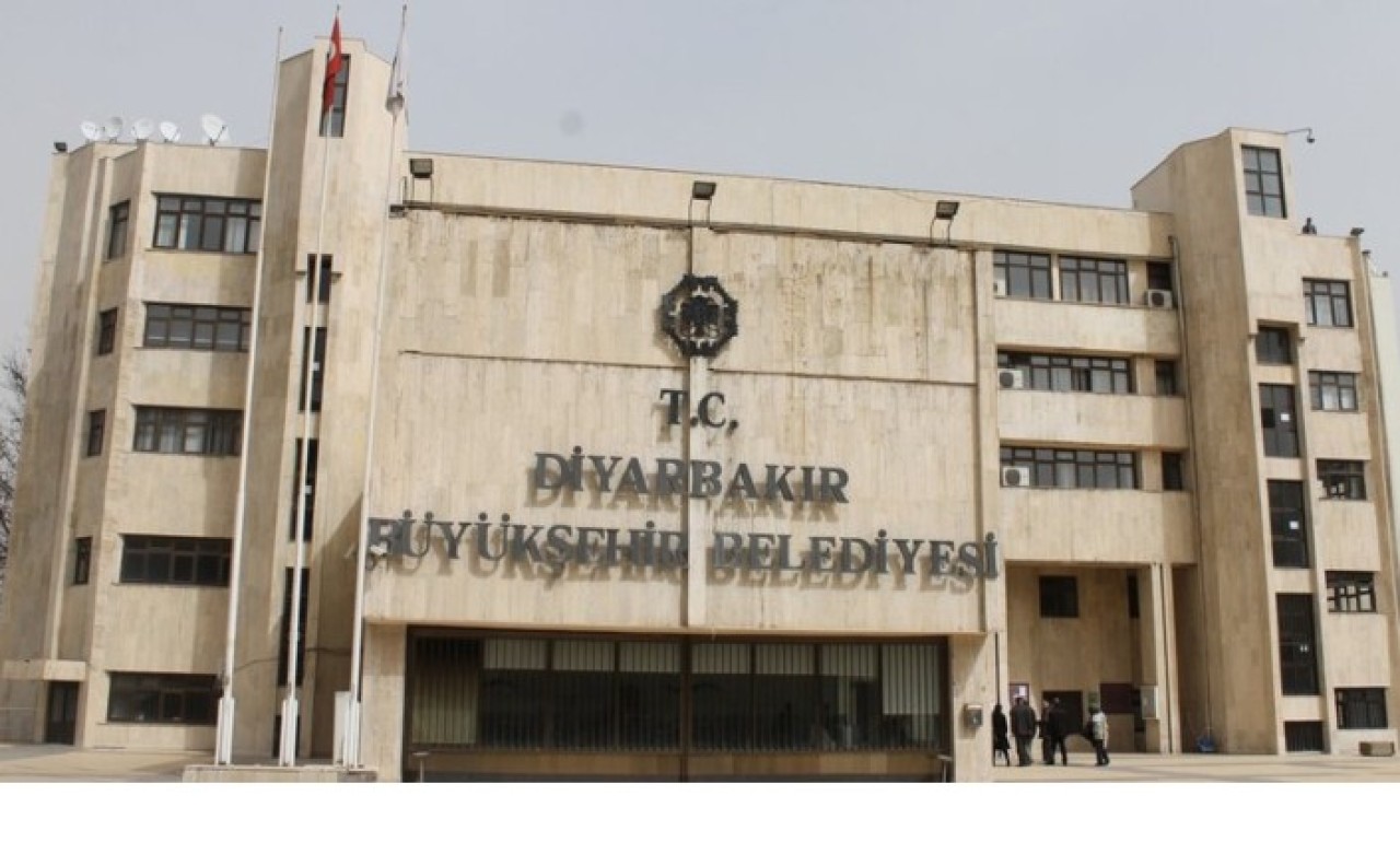 Paralar Dağ'a değil eğitime!  Belediyeden  öğrencilere 2 bin 500'er lira destek