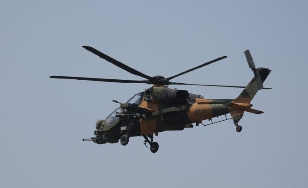 Pençe-Kilit bölgesinde bir helikopterimiz kaza kırıma uğradı,  bir personel kayıp