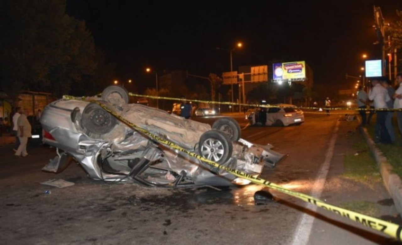 Şanlıurfa'da kaza: Zafer Öktan öldü,  4 kişi yaralandı