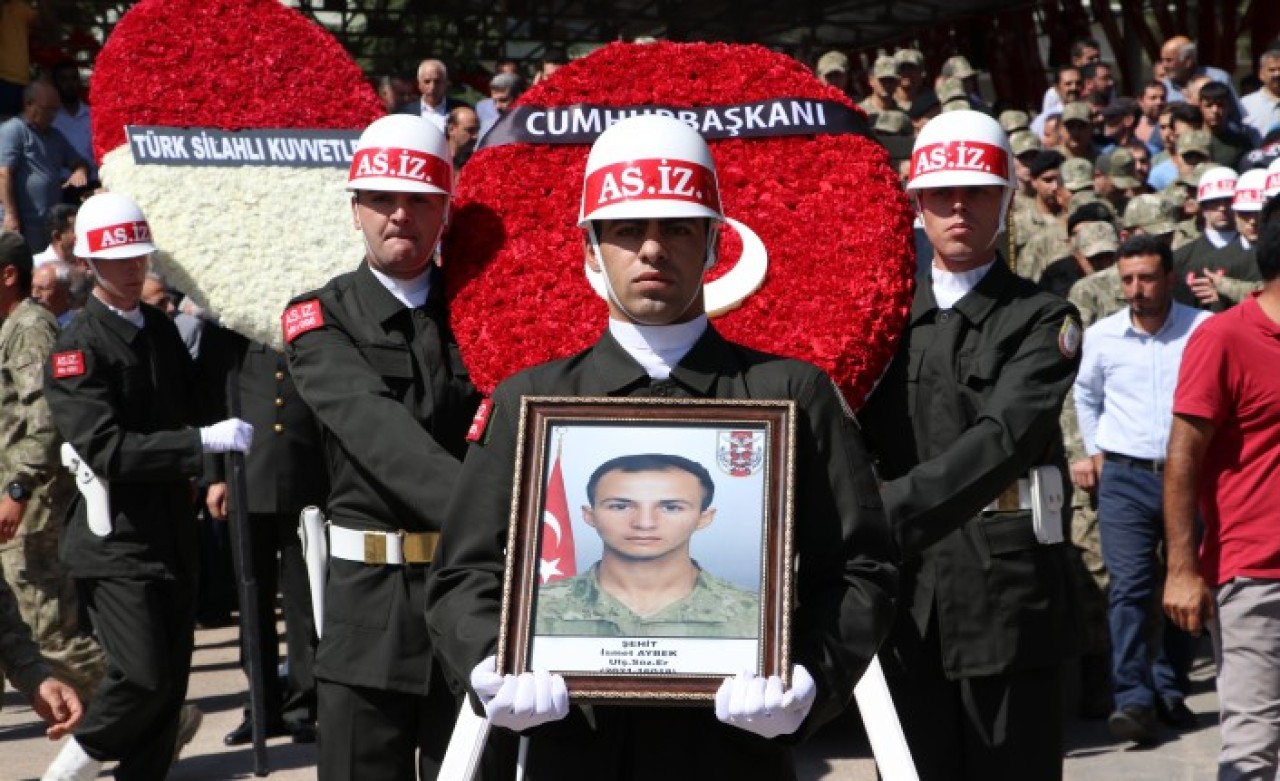 Şehit İsmet Aybek,  Gaziantep'te son yolculuğuna uğurlandı