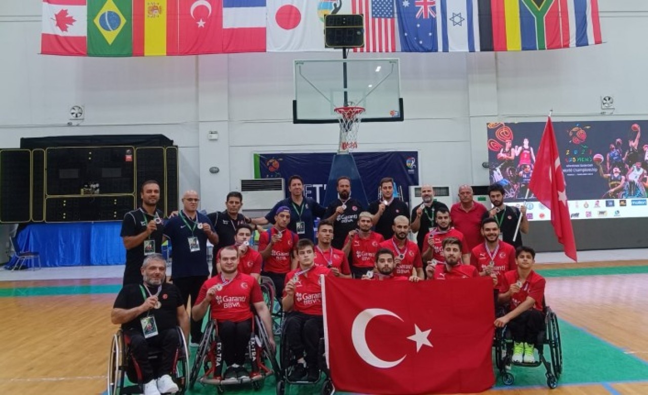 Tekerlekli Sandalye Erkek Milli Basketbol Takımı,  dünya ikincisi oldu
