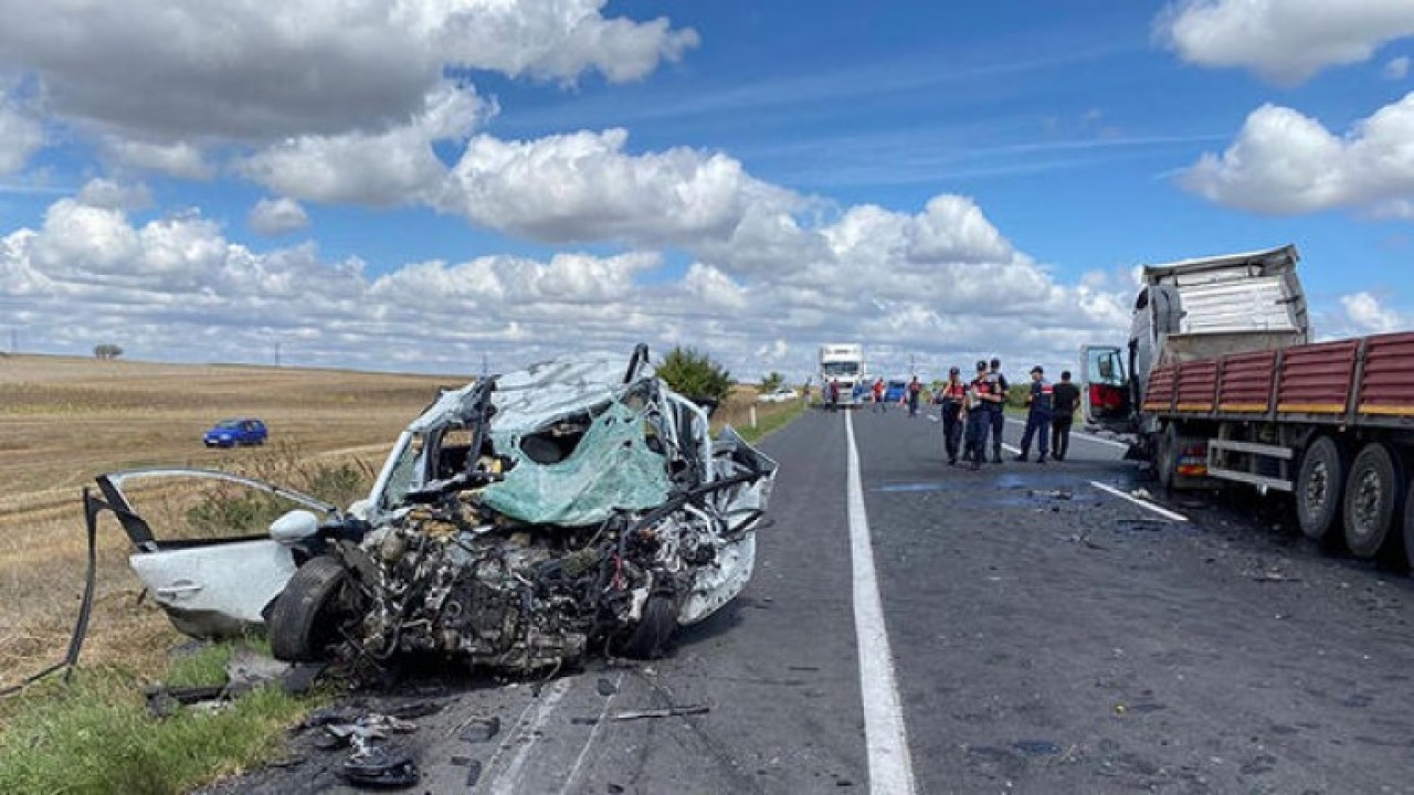 Tekirdağ'da TIR'a çarpan otomobildeki Orhan Köz öldü
