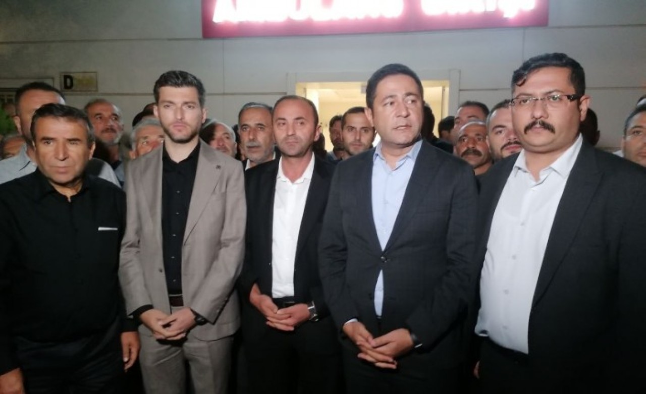 Tokat'ta MHP'li başkan Vural Özdemir'in aracına silahlı saldırı: Meclis üyesi Ünal Umay başından vuruldu