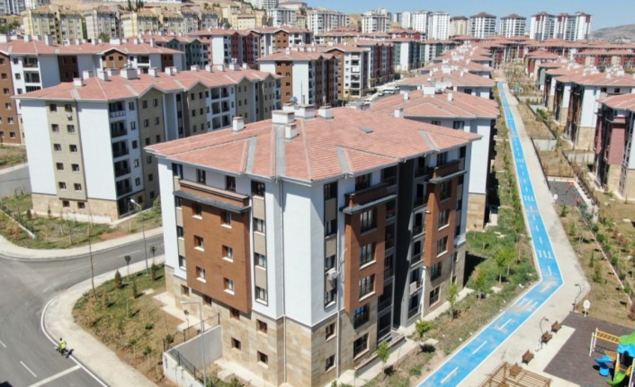 TOKİ'nin yapacağı 'Sosyal Konut'ta fiyat belirsizliği: Bir günde zam mı geldi?