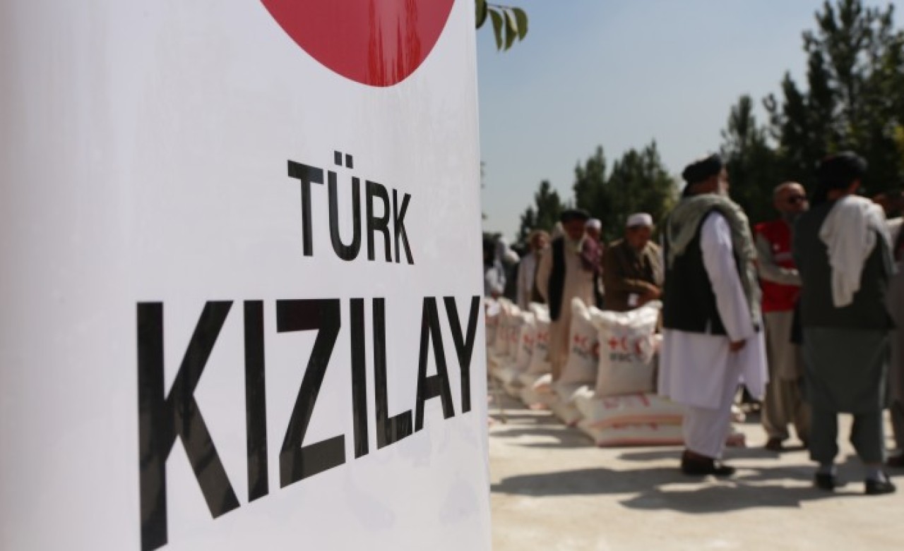 Türk Kızılaydan ihtiyaç sahibi 1000 aileye gıda yardımı