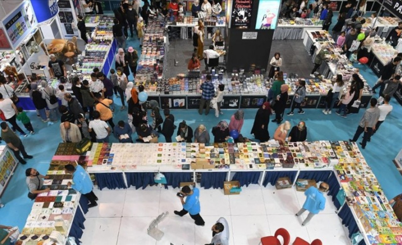 300 yazarın okurlarıyla buluştuğu Kayseri Kitap Fuarı'na büyük ilgi