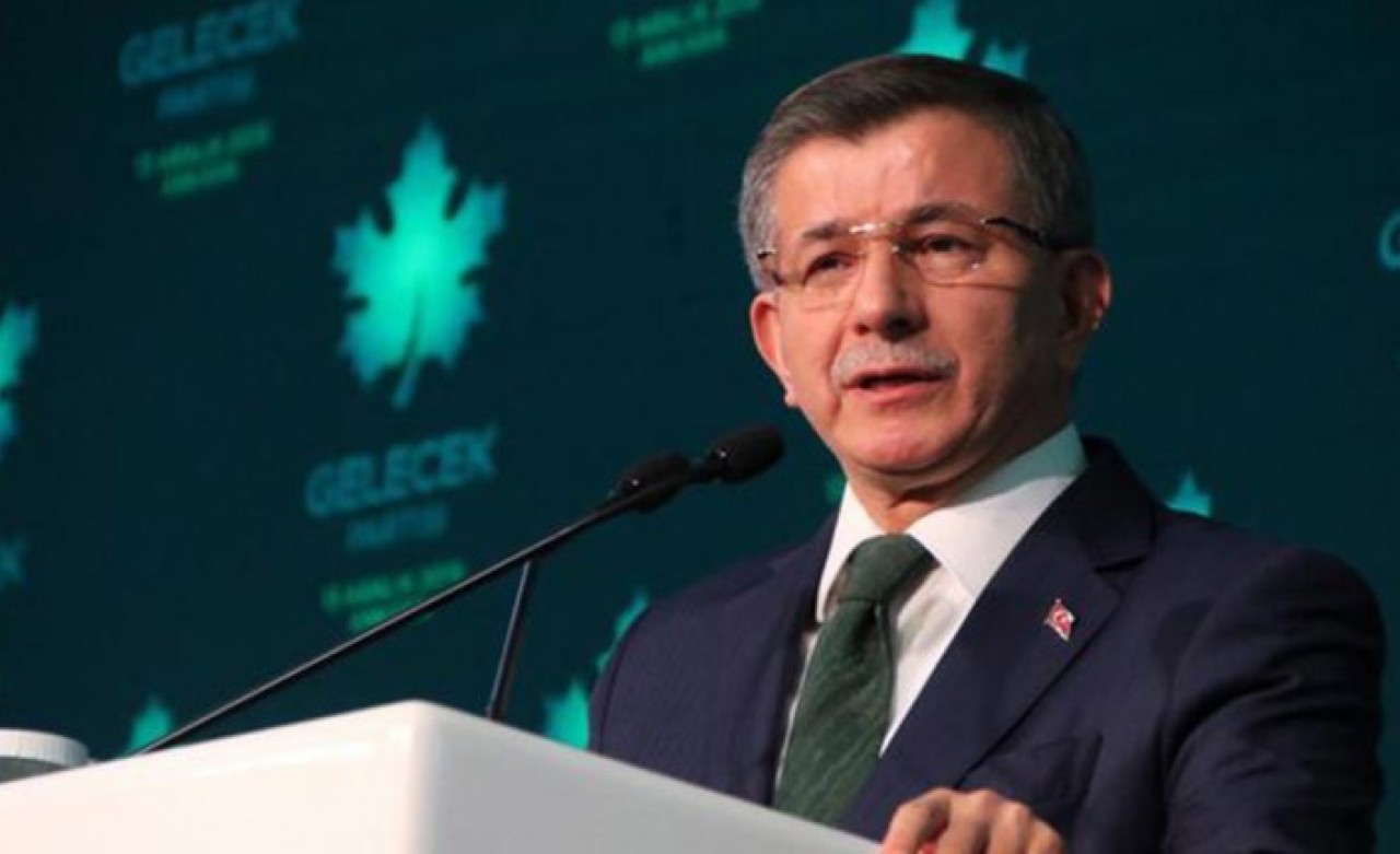 Ahmet Davutoğlu: ''Nefsimi bir kez daha ayaklar altına alarak randevu talebinde bulunuyorum''