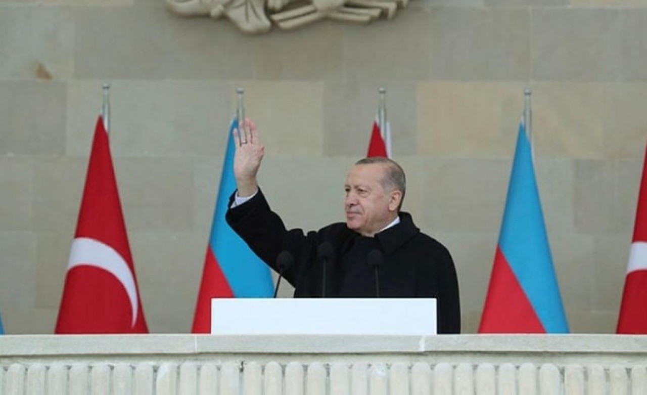 Azerbaycan Televizyonu: Erdoğan'ın okuduğu şiir Güney Azerbaycan'da direnişin simgesi oldu