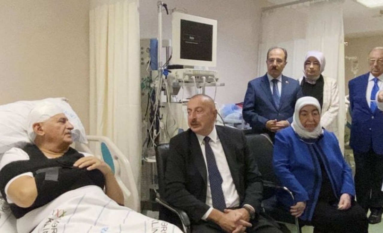 Azerbaycan'da kaza geçiren Binali Yıldırım'ın ilk fotoğrafı: Aliyev ziyaret etti