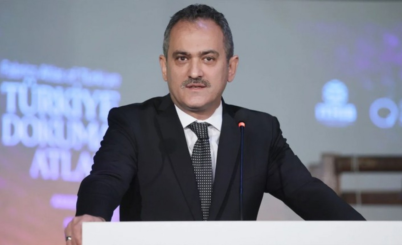 Bakan Özer'den şaşırtan açıklama: Okullarımıza gönderdik,  yöneticilerin haberi yok