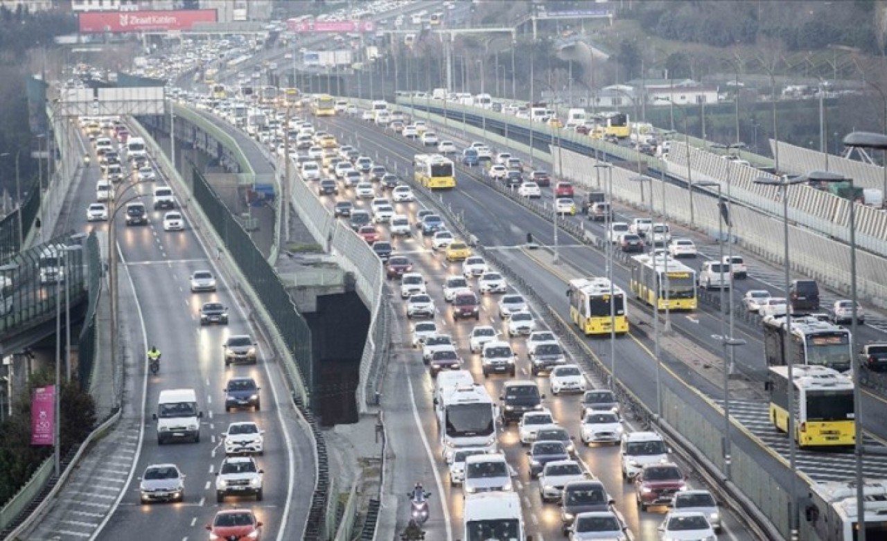 Benzinli ve dizel otomobiller yasaklanıyor: Tarihi belli oldu