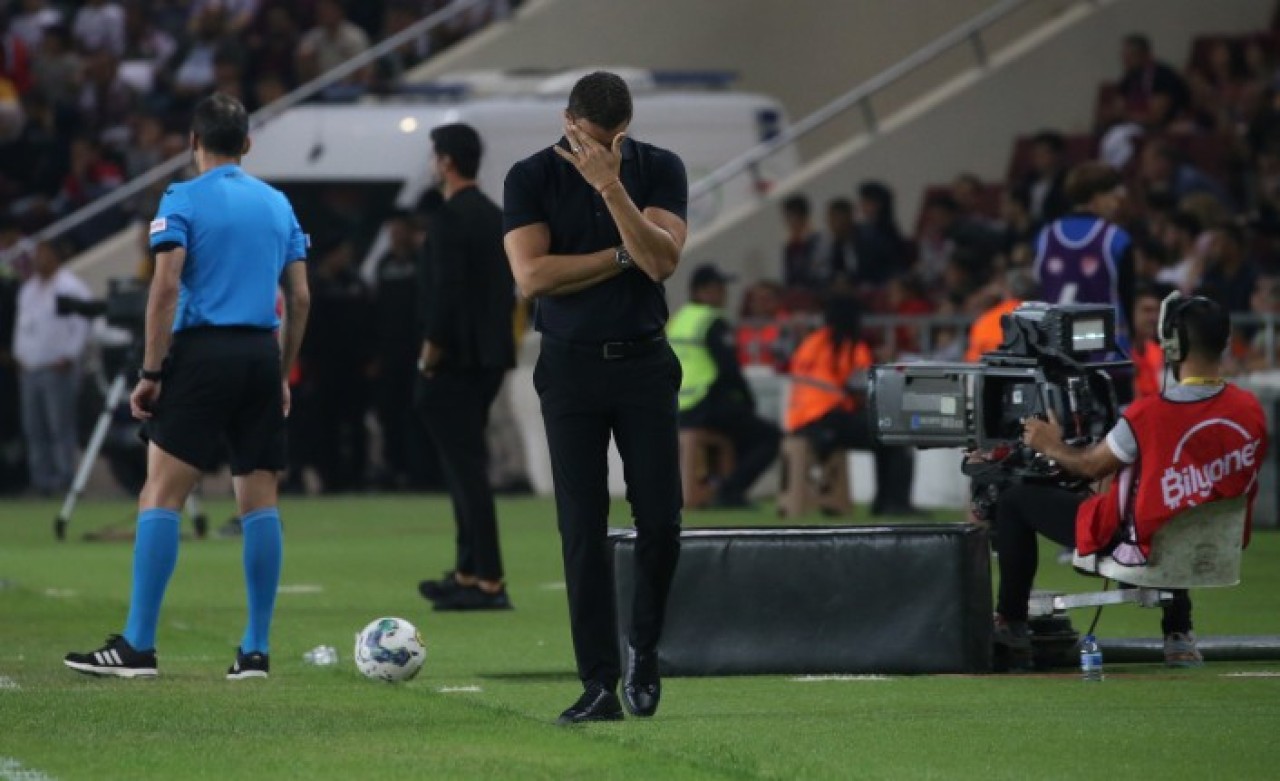 Beşiktaş Hatay'da yıkıldı,  taraftar isyan etti: Valerien Ismael istifa