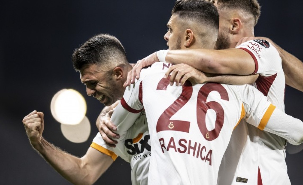 Dengeyi kırmızı kart bozdu,  Galatasaray Karagümrük'ü vurdu