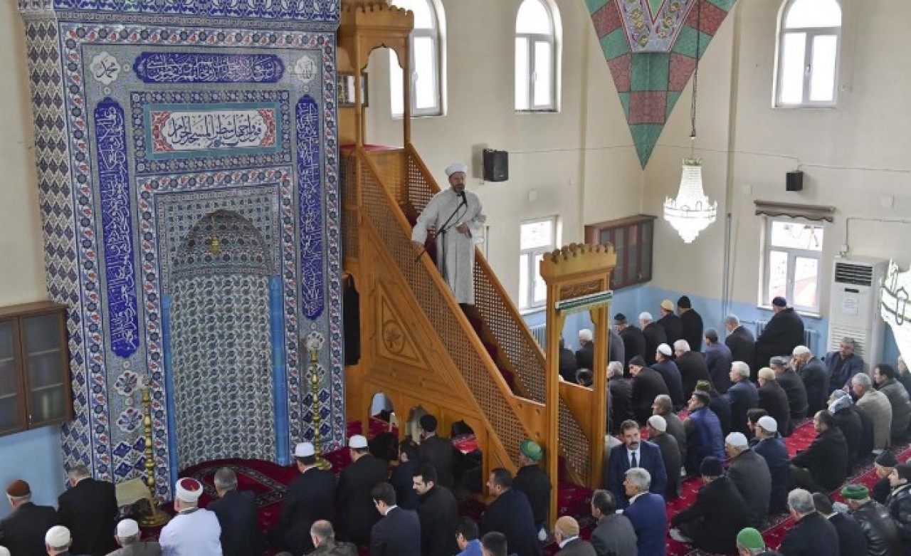 Diyanet'in cuma hutbesi: Cumhuriyet Bayramı'nı unuttu,  Atatürk'ü anmadı