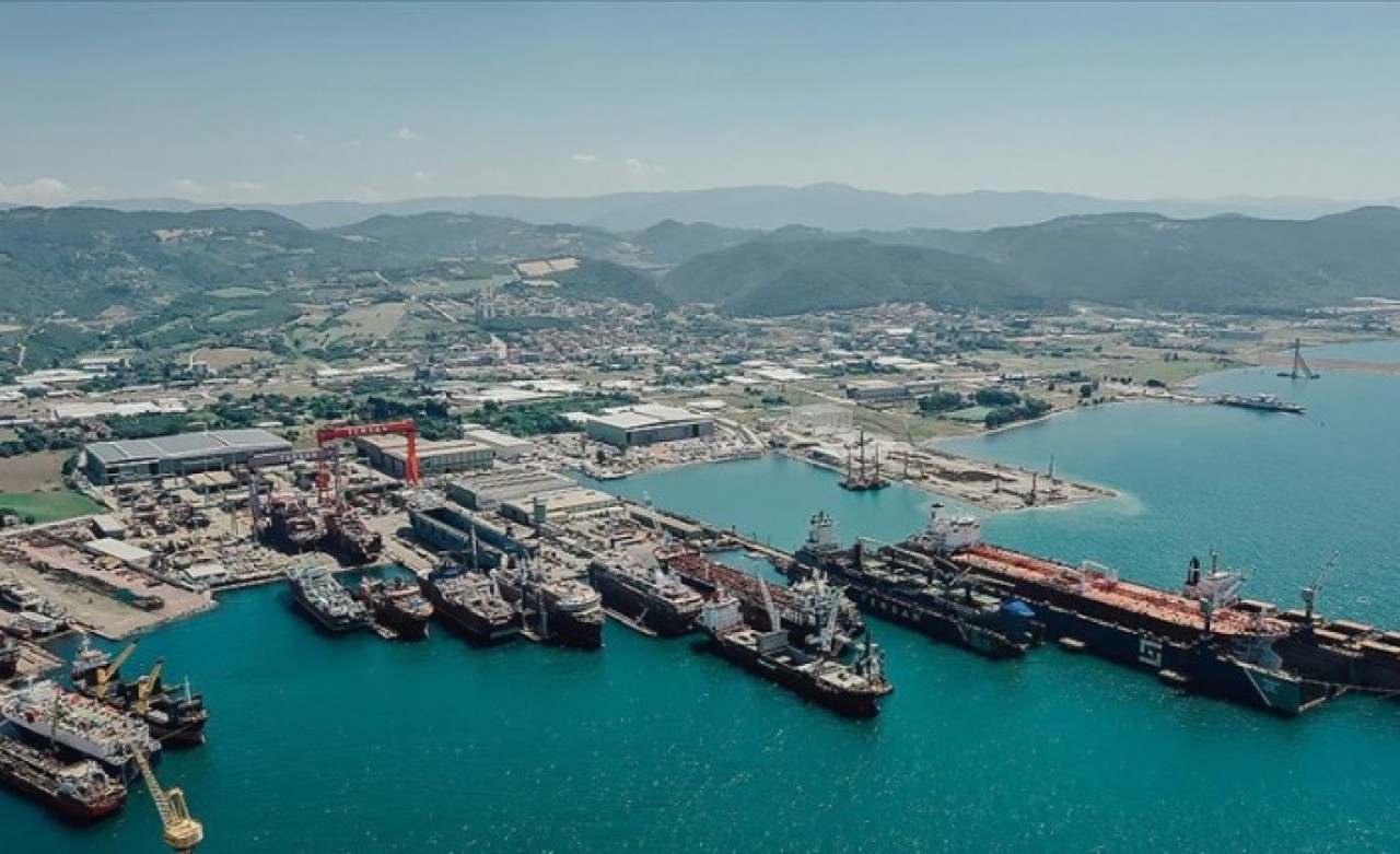 Dünyanın en büyük yüzen fabrika balıkçı gemisi Türkiye'de üretildi