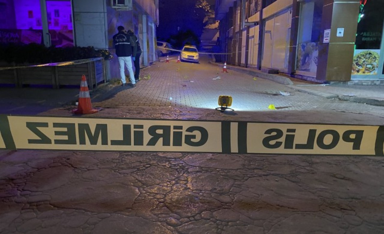 Düzce'de silahlar patladı! Babasını vuranı vurdu: 2 kişi öldü