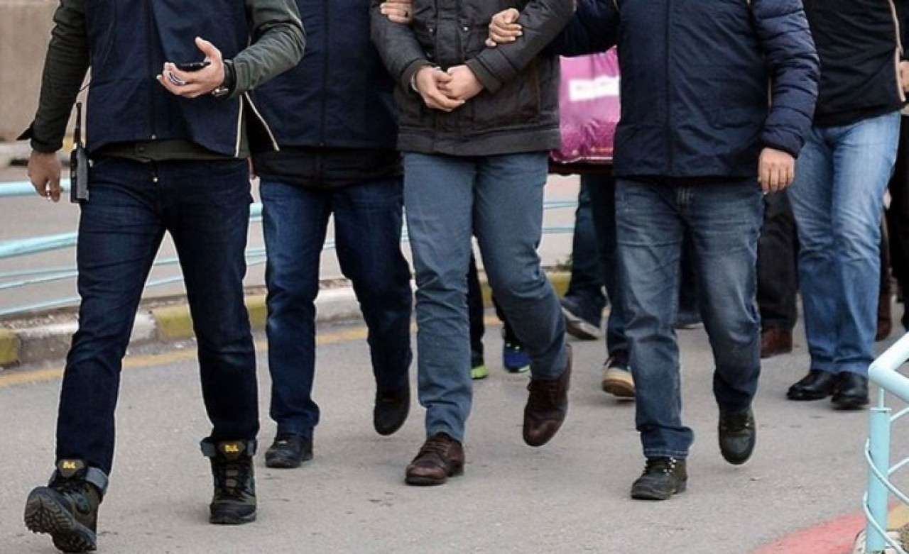 Eski milli futbolcu FETÖ operasyonunda yakalandı