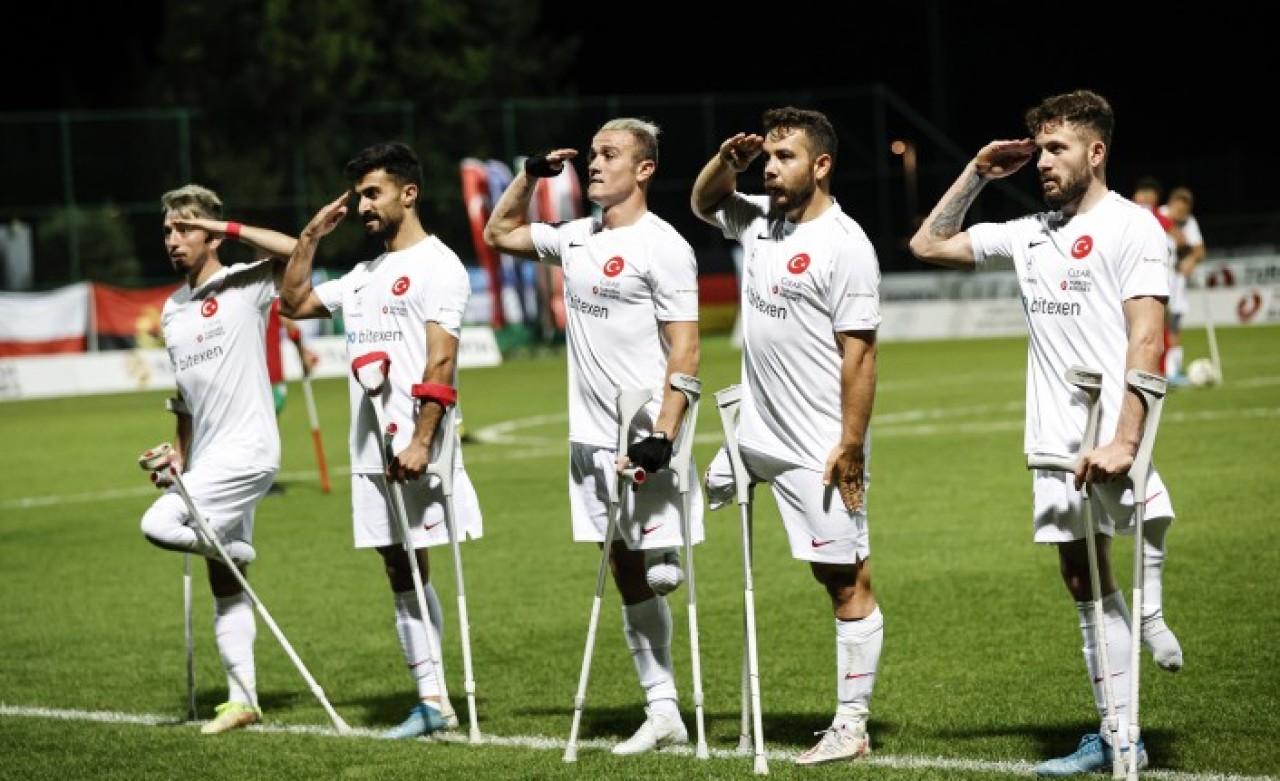 Fas'a da fark attık: Bizim çocuklar yarı finalde