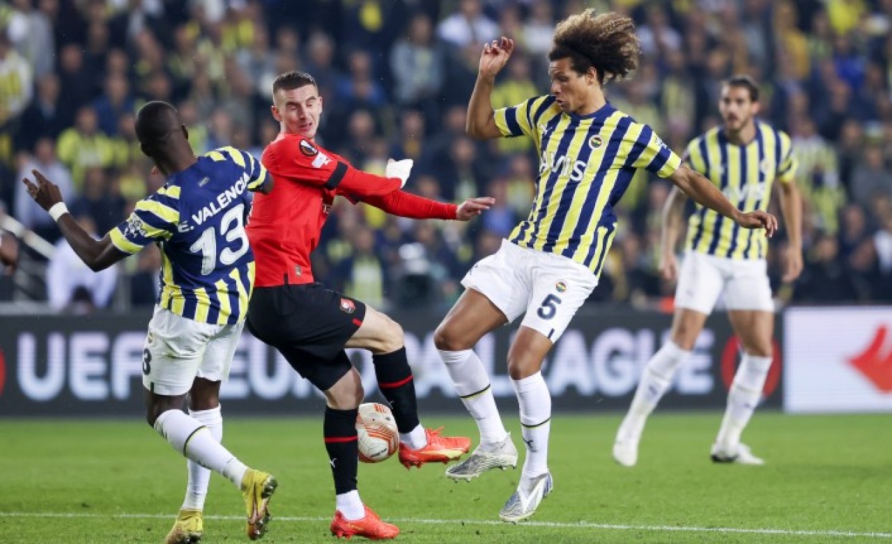 Fenerbahçe'den müthiş geri dönüş. İkinci yarıda Rennes'e sahayı dar etti