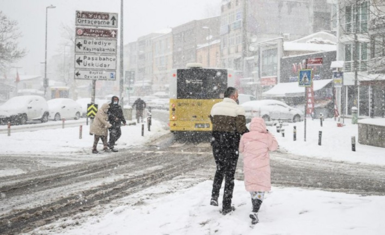 Hava tahmin uzmanı Prof. Dr. Orhan Şen,  Türkiye'de kar yağışı için tarih verdi!