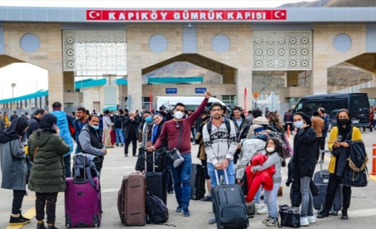 İranlı turistler Van ekonomisini canlandırdı