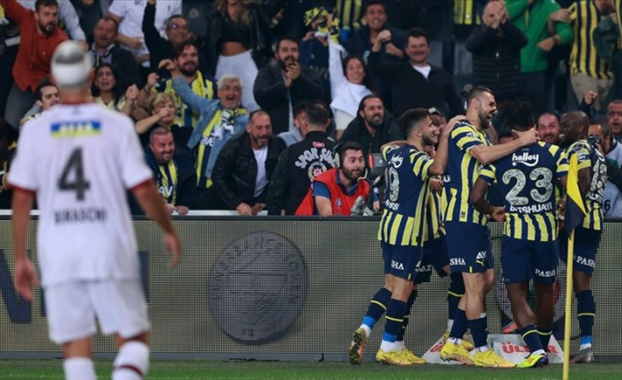 Kadıköy'de çılgın gece: Fenerbahçe ile Karagümrük arasında 5-4'lük maç    
