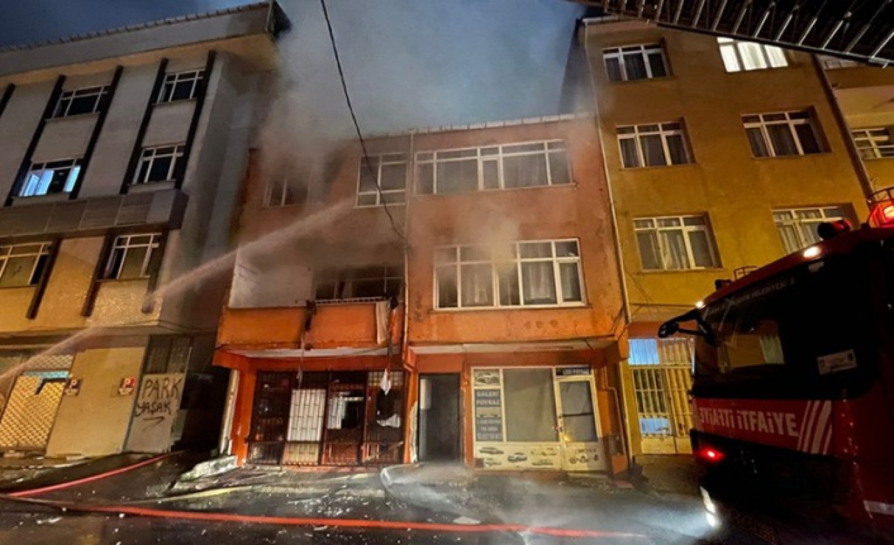 Kadıköy'de evde patlama: 3 kişi öldü