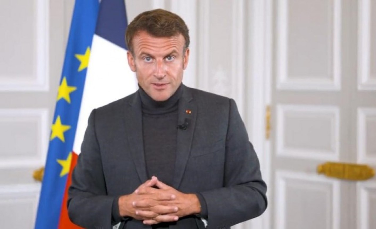 Fransa enerji darboğazında! Macron boğazlı kazak giydi