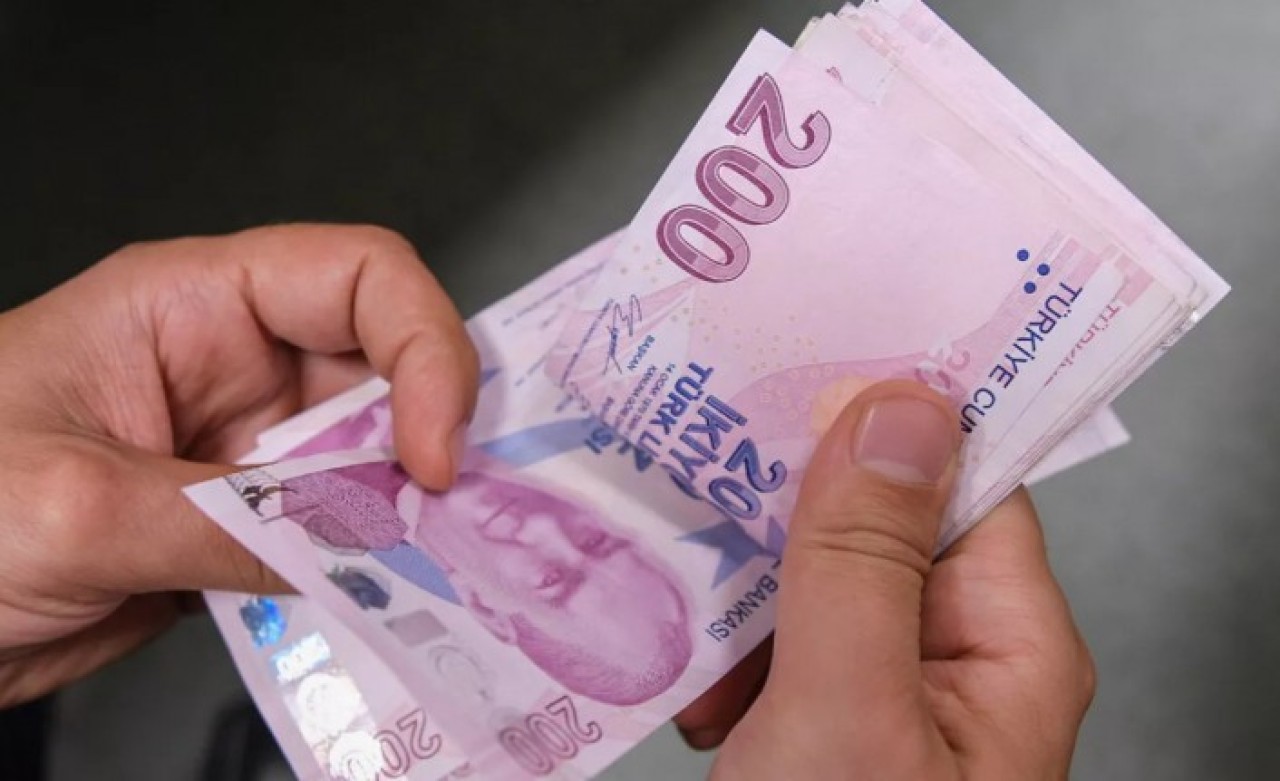 Memur ve emekliler dikkat: İşte 2023'te alınması beklenen zamlı maaşlar!