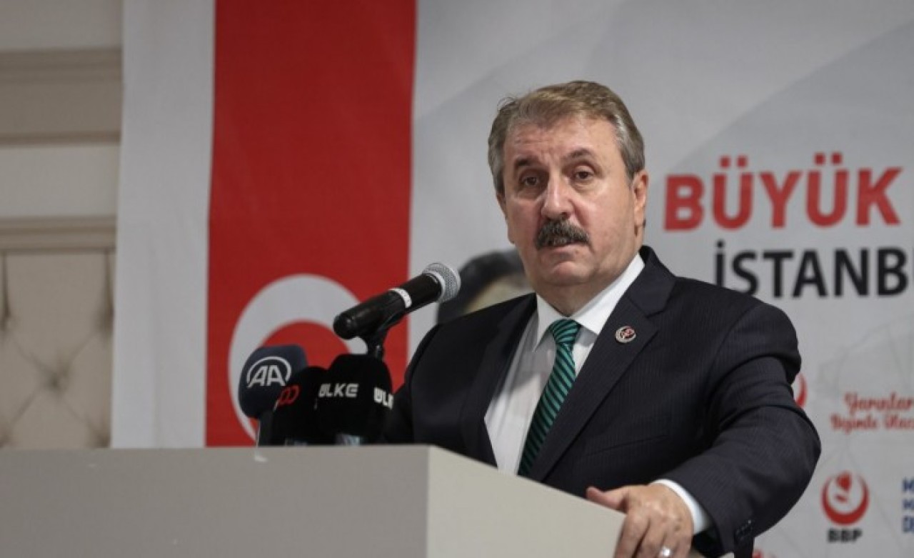 Mustafa Destici: Batı Trakya ve Adalara bir sabah Türk bayrağı çekilebilir!